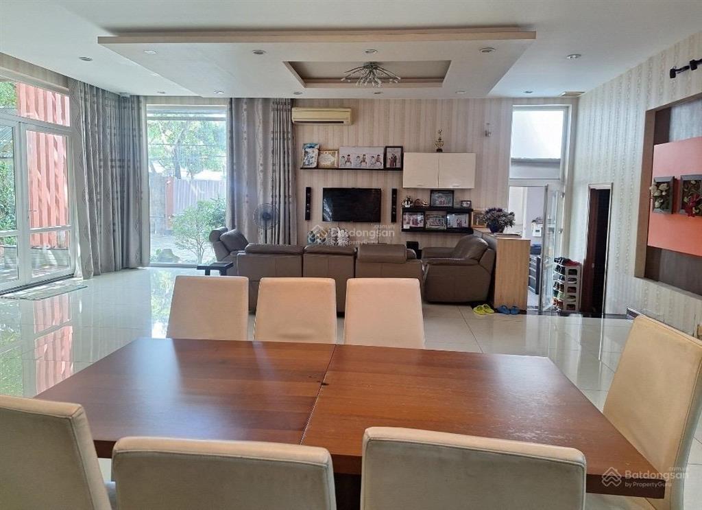 Biệt thự sân vườn 1192m²  góc 2 mặt tiền khổng tử, bình thọ, thủ đức  vài bước đi bộ ra ga metro.