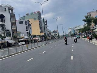 Bán nhà mặt tiền 5000m2 giá 420 tỷ Đường Dương Quảng Hàm