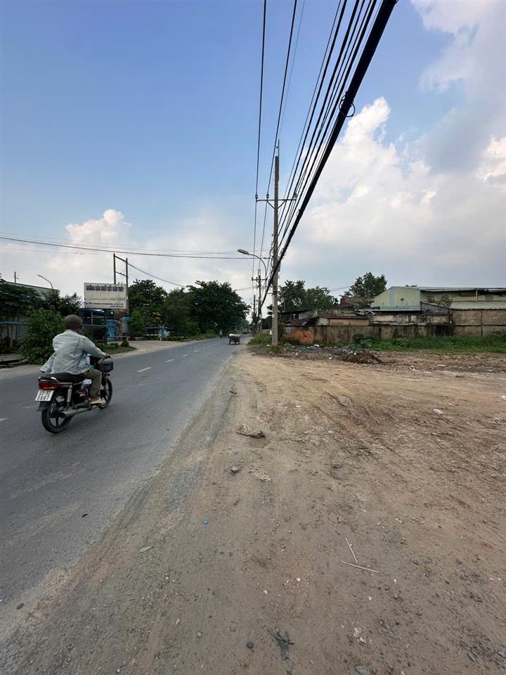 Bán đất mặt tiền 43x232m giá 7 triệu/m2 Đường Võ Văn Bích