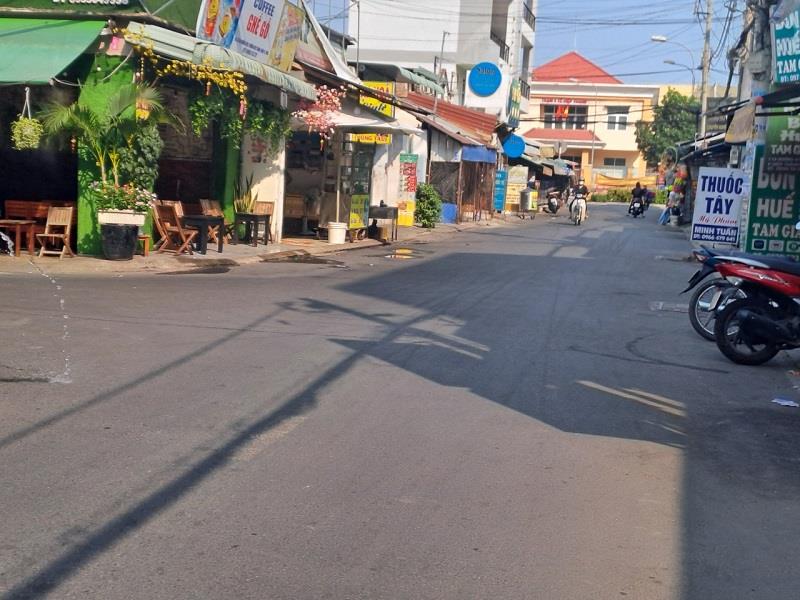 Bán đất lô góc 2 mặt tiền đường 8,2x16m giá 4,65 tỷ Đường nhựa 12m Gần lê Văn