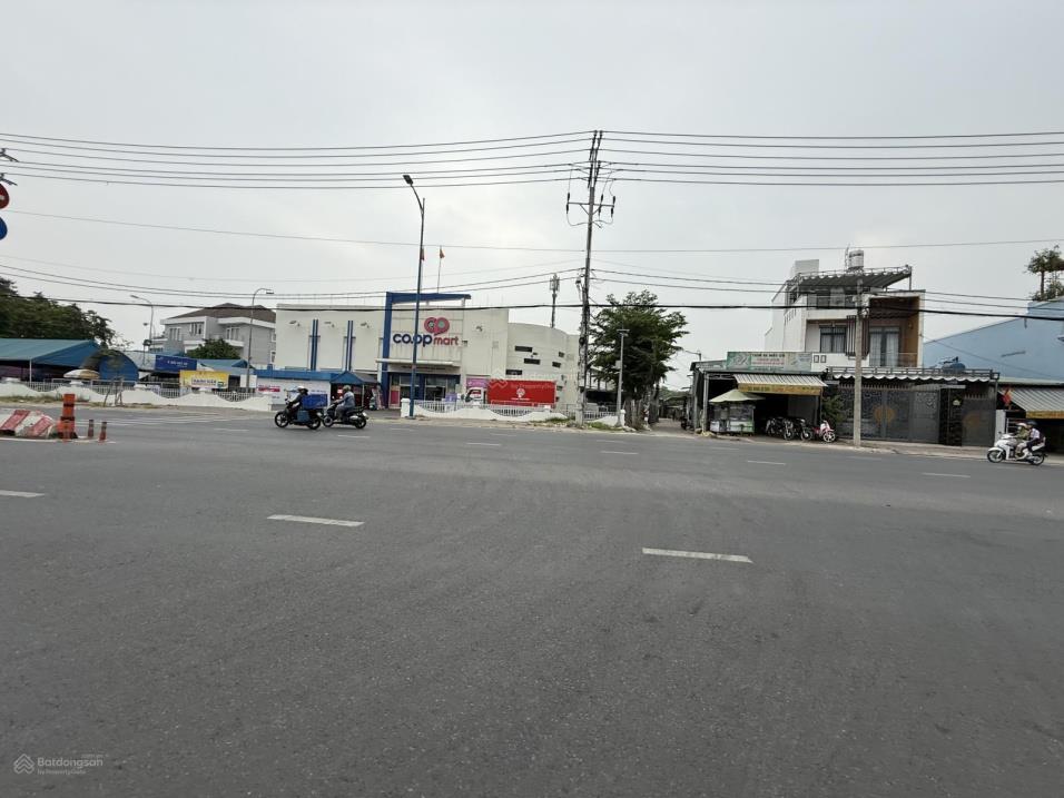 Bán nhà mặt tiền đường 13x48m giá 19 tỷ Đường Đặng Thúc Vịnh