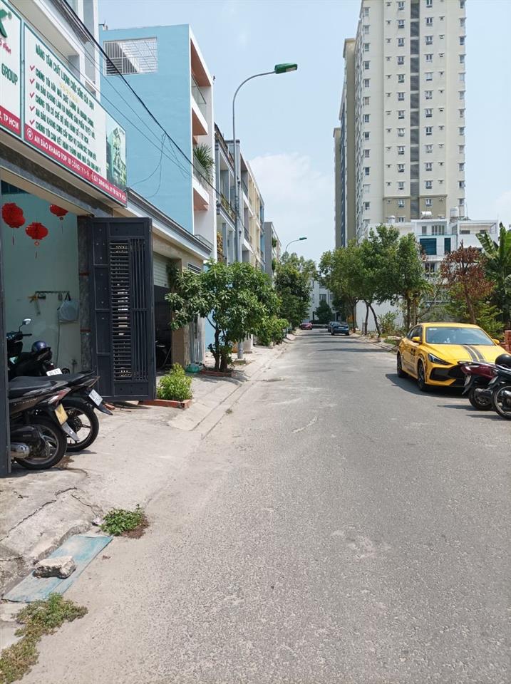 Bán nhà 4 tầng 5x16m giá 7,99 tỷ Đường 12m Hiệp Thành City