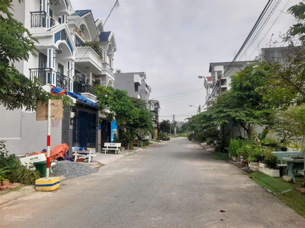 Bán đất đường bưng ông thoàn. sát khu công nghệ cao