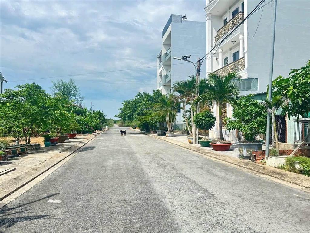 Kdc sở văn hóa thông tin đường liên phường q9 .dt 90m(615) sổ sẵn .giá đầu tư  6 tỷ 750 tr