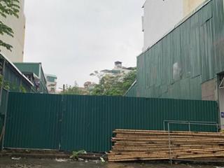 Bán gấp đất phố lê trọng tấn, dt 200m2, kinh doanh, 2 mặt tiền, không lỗi, vỉa hè rộng, chỉ 71,5 ty