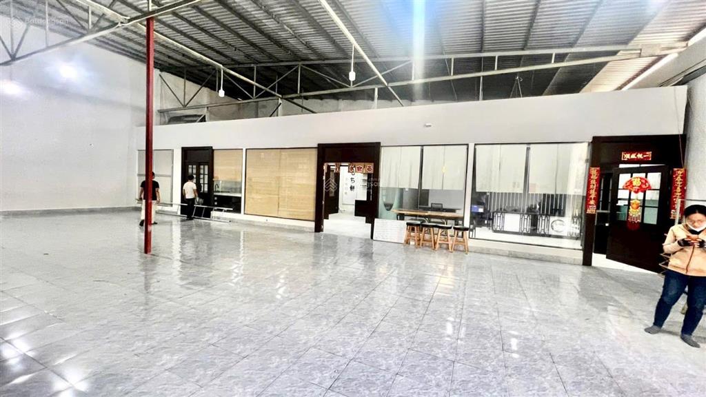 Cho thuê kho 300m tỉnh lộ 10 giá 40 triệu