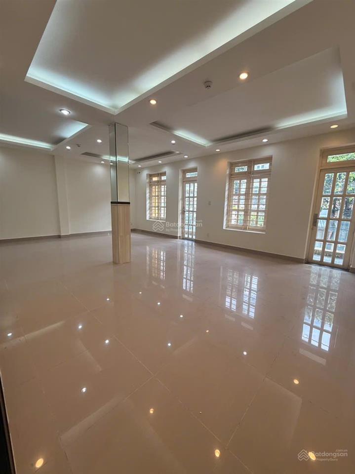 Cho thuê tòa nhà mặt tiền tân hòa đông  full thang máy & pccc