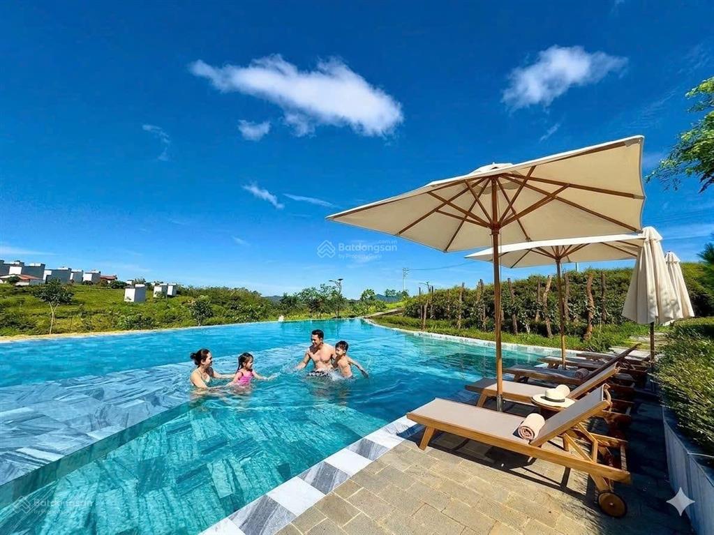 Bán gấp villa nghỉ dưỡng chỉ 3,65tỷ, full nội thất mới, sổ sẵn, thuê lại 3 năm, ngay cạnh hồ ngọc.