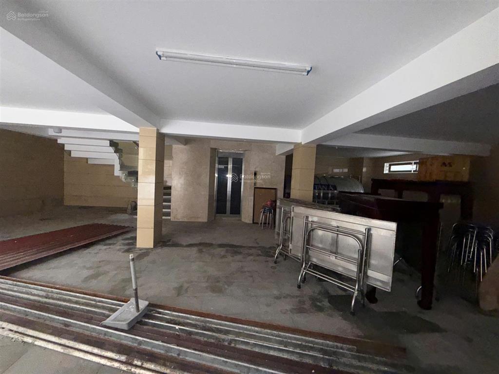 Cho thuê biệt thự lô góc khu đô thị mới cổ nhuế, bắc từ liêm, hà nội, 220m2, 4 tầng 1 hầm 55 triệu.