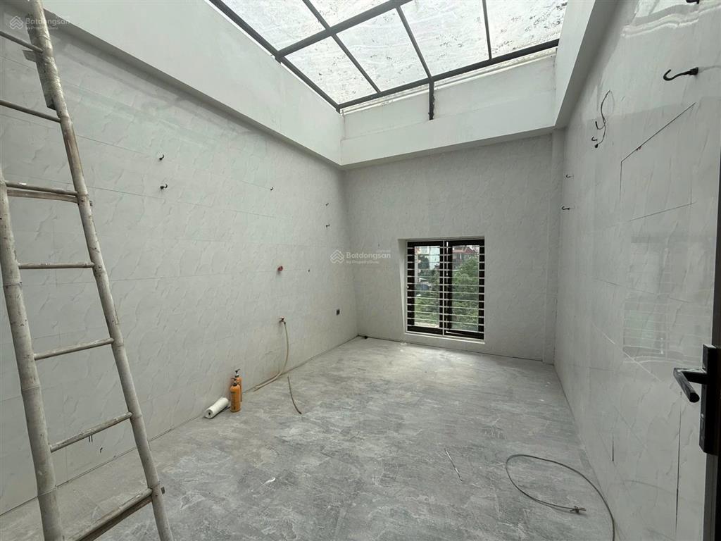 Cho thuê biệt thự lô góc khu đô thị mới cổ nhuế, bắc từ liêm, hà nội, 220m2, 4 tầng 1 hầm 55 triệu.