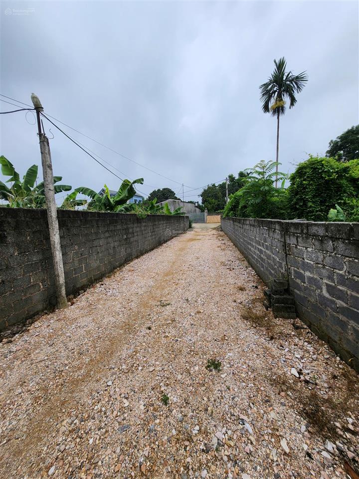 Hiếm  diện tích to  giá tiền bé  ngõ thông  ô tô
dt thực tế 136m2, giá bán 1.65 tỷ