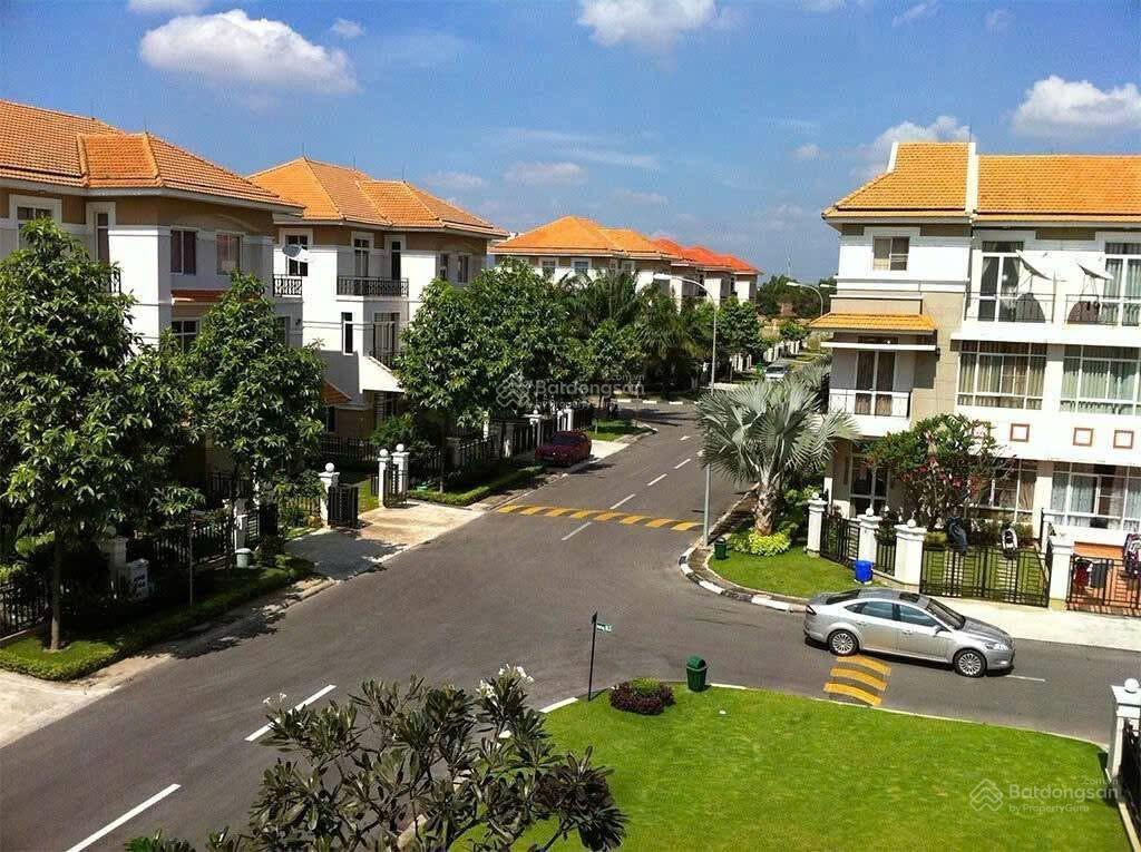 Bán nhà biệt thự the oasis 1 kdc việt sing vsip 1 , gần siêu thị aeon bình dương.  0383 229 ***