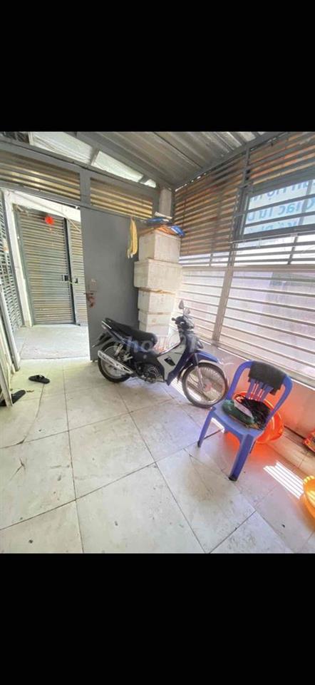 PHÒNG DƯỚI MẶT ĐƯỜNG HẺM HUỲNH TẤN PHÁT