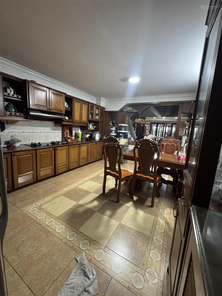 Mặt tiền 13m bàn cờ nguyễn hậu gần nguyễn trường tộ 4x19m . 5 tầng . giá 13,5 tỷ tl