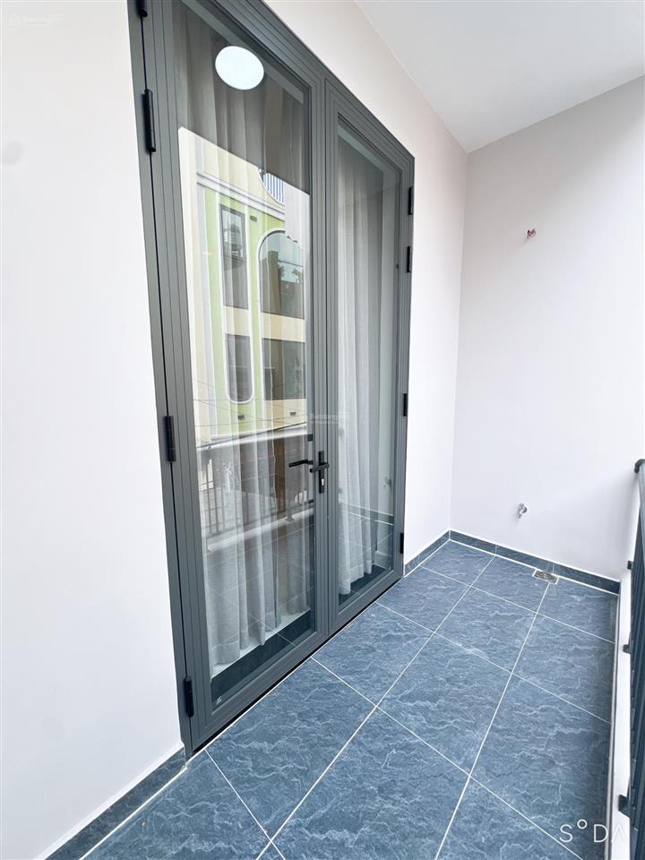 Bán nhà đẹp ở ngay.dt 4mx15m. 3 tấng btct . hẻm nhựa thông trường chinh  trương công định .