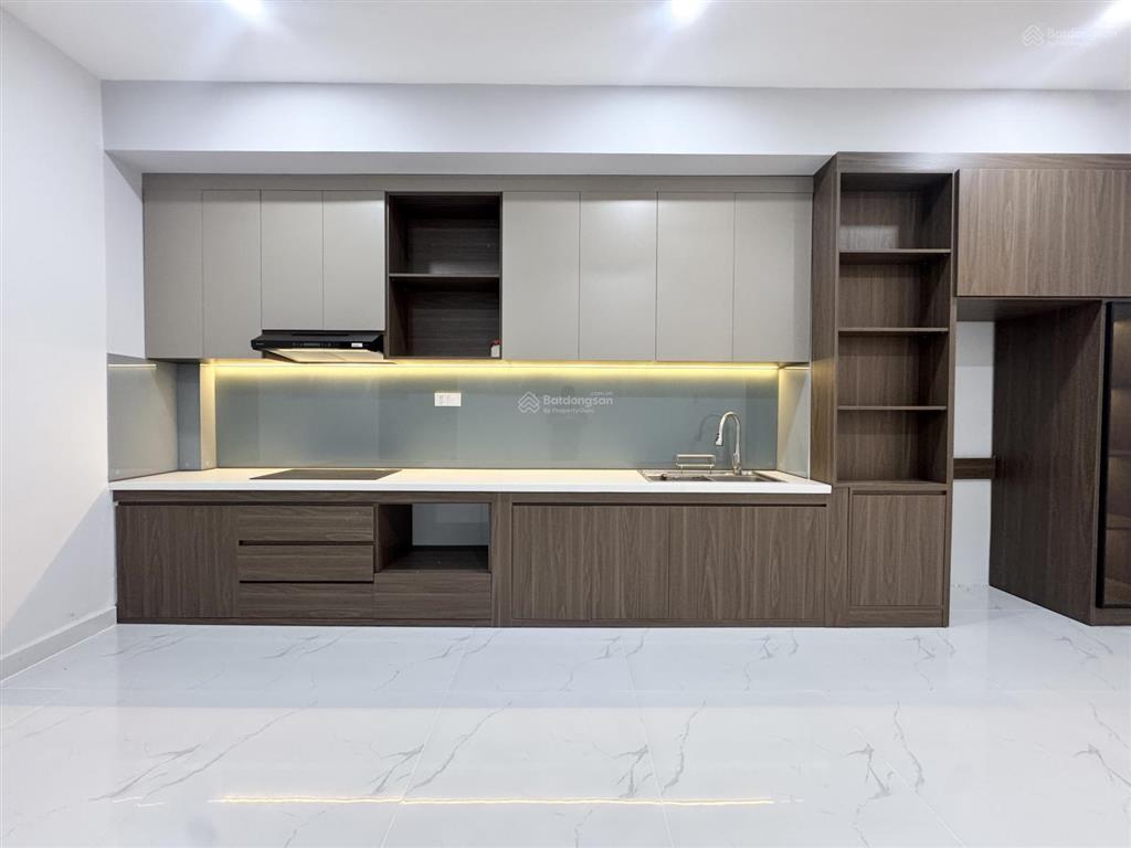 Bán nhà đẹp ở ngay.dt 4mx15m. 3 tấng btct . hẻm nhựa thông trường chinh  trương công định .