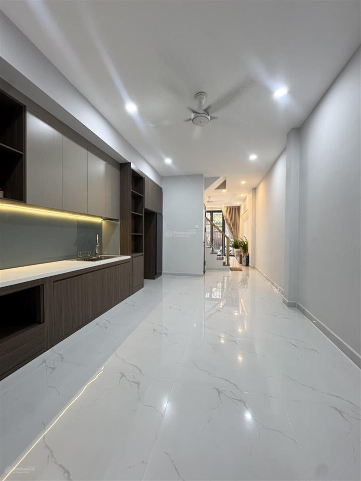 Bán nhà đẹp ở ngay.dt 4mx15m. 3 tấng btct . hẻm nhựa thông trường chinh  trương công định .