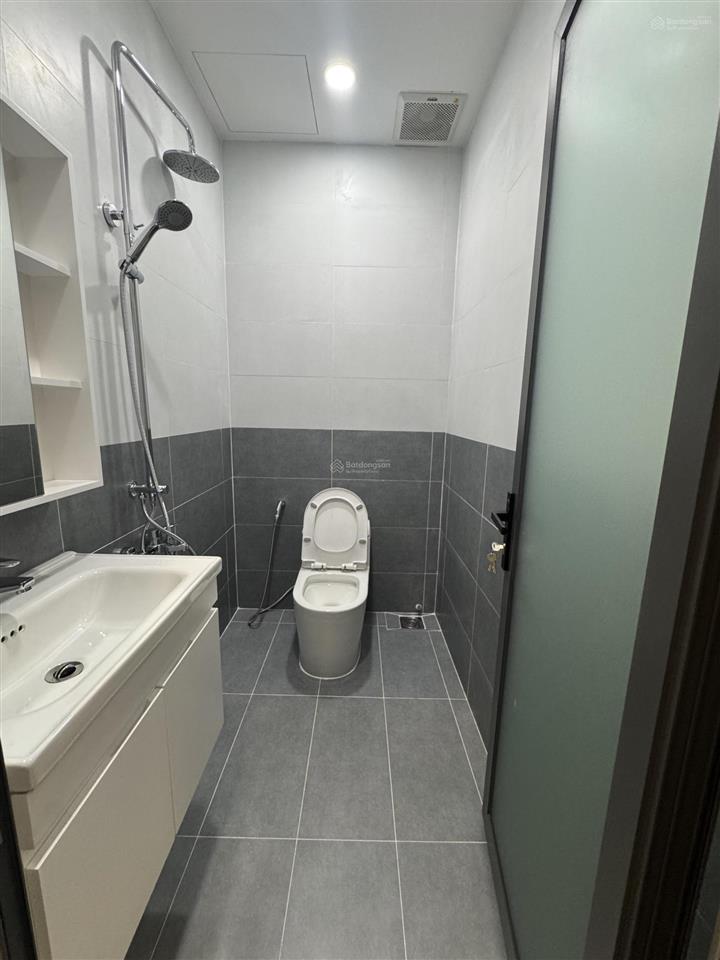 Bán nhà đẹp ở ngay.dt 4mx15m. 3 tấng btct . hẻm nhựa thông trường chinh  trương công định .