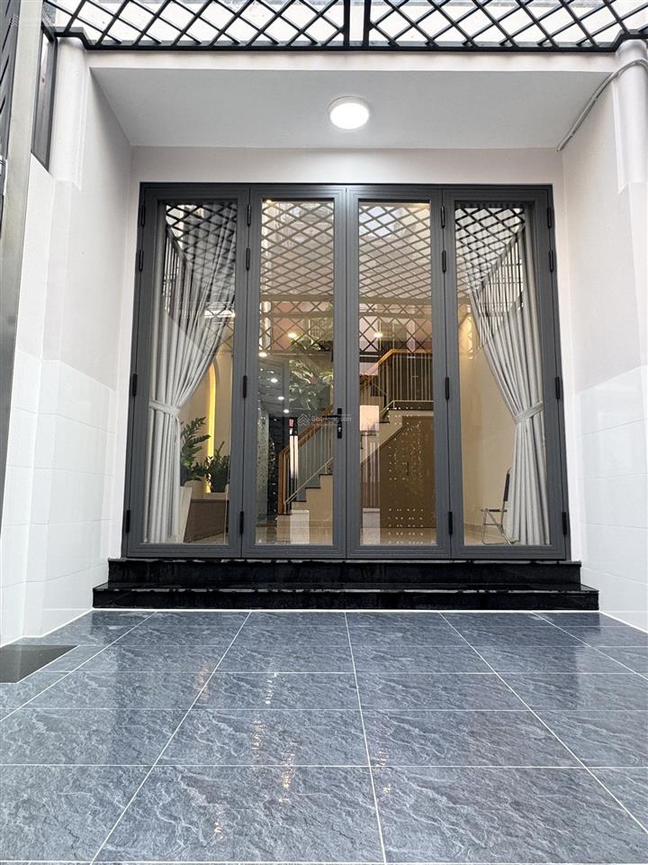 Bán nhà đẹp ở ngay.dt 4mx15m. 3 tấng btct . hẻm nhựa thông trường chinh  trương công định .