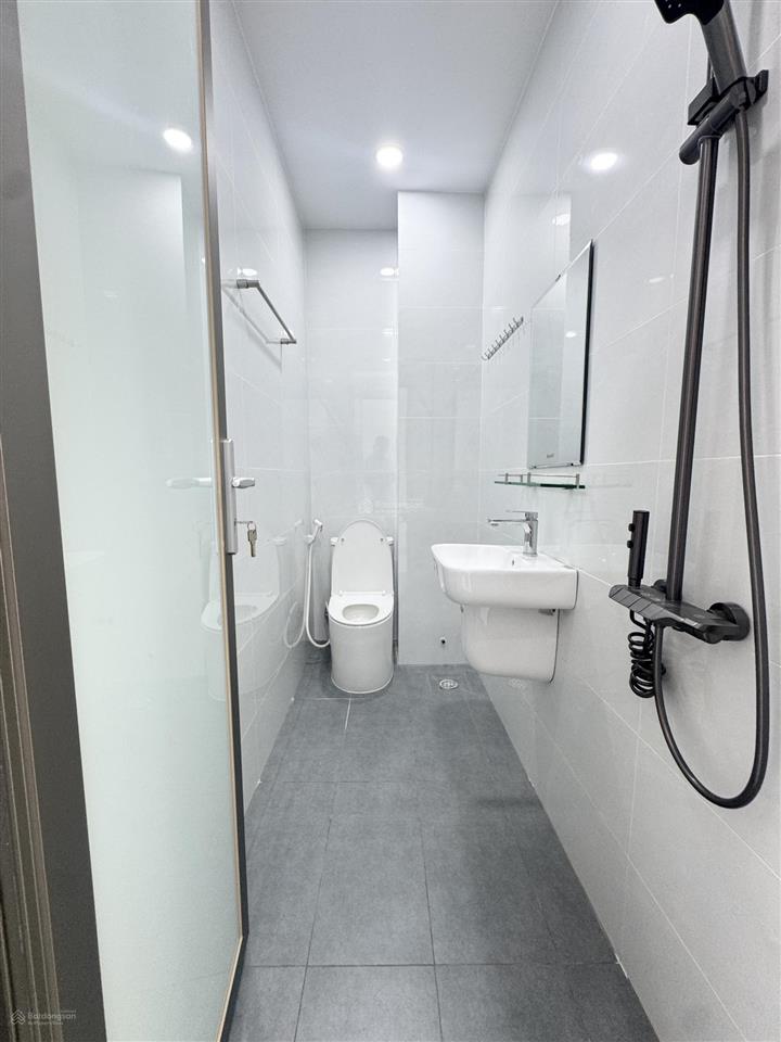 Siêu phẩm hẻm nhựa 8m sát mặt tiền gò xoài nhà đẹp ở ngay . nội thất cc.5pn, 5 tolet. sân thượng