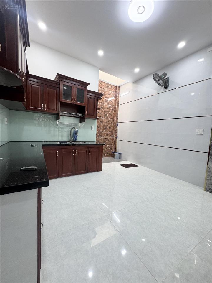 Siêu phẩm hẻm nhựa 8m sát mặt tiền gò xoài nhà đẹp ở ngay . nội thất cc.5pn, 5 tolet. sân thượng