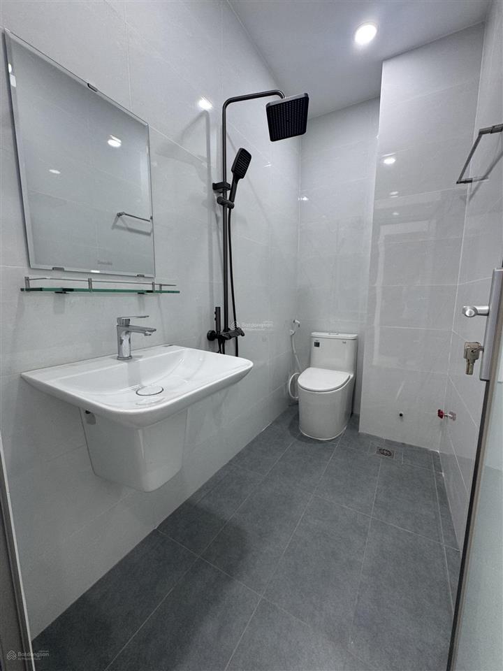 Siêu phẩm hẻm nhựa 8m sát mặt tiền gò xoài nhà đẹp ở ngay . nội thất cc.5pn, 5 tolet. sân thượng