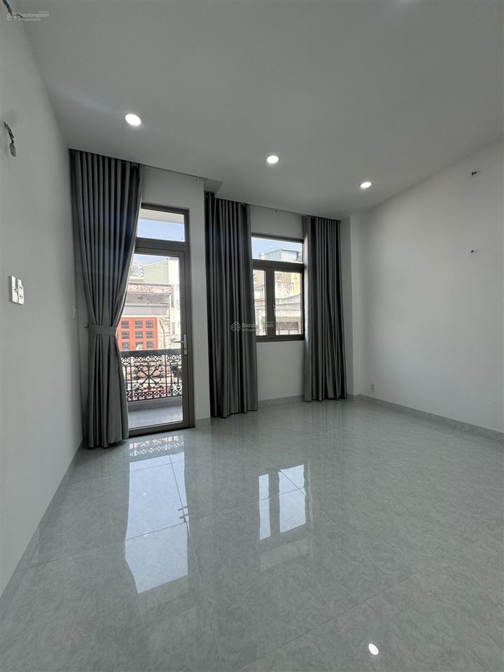 Siêu phẩm hẻm nhựa 8m sát mặt tiền gò xoài nhà đẹp ở ngay . nội thất cc.5pn, 5 tolet. sân thượng