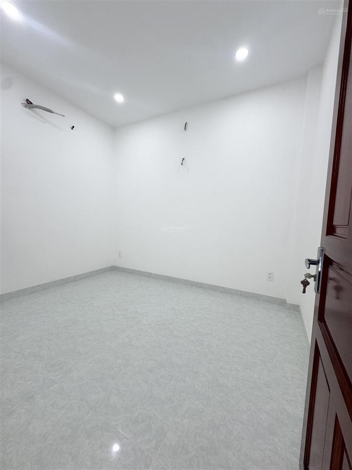 Siêu phẩm hẻm nhựa 8m sát mặt tiền gò xoài nhà đẹp ở ngay . nội thất cc.5pn, 5 tolet. sân thượng