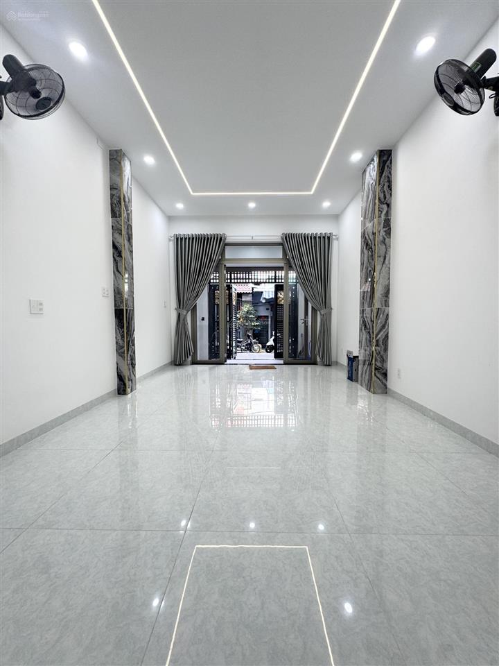 Siêu phẩm hẻm nhựa 8m sát mặt tiền gò xoài nhà đẹp ở ngay . nội thất cc.5pn, 5 tolet. sân thượng