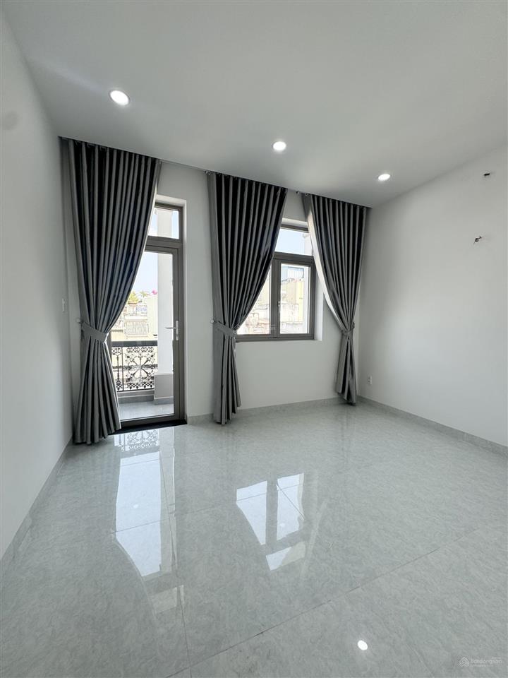 Siêu phẩm hẻm nhựa 8m sát mặt tiền gò xoài nhà đẹp ở ngay . nội thất cc.5pn, 5 tolet. sân thượng