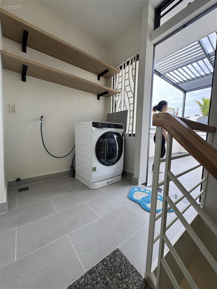Nhà đẹp mới 100%. giáp quận 10, 11. hẻm 5m thông full nội thất cao cấp giá tốt 5,58 tỷ