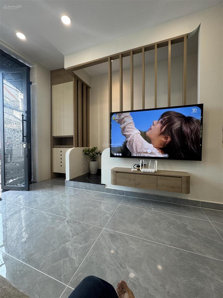 Nhà đẹp mới 100%. giáp quận 10, 11. hẻm 5m thông full nội thất cao cấp giá tốt 5,58 tỷ