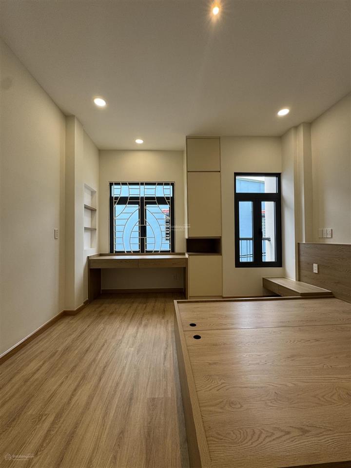 Nhà đẹp mới 100%. giáp quận 10, 11. hẻm 5m thông full nội thất cao cấp giá tốt 5,58 tỷ