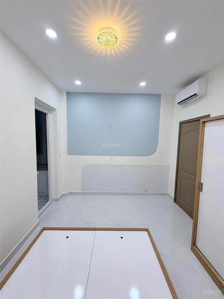 Bán nhà mới 100%. mới đẹp ở ngay. hẻm thông 4m. gần chợ  trường học  siêu thị.