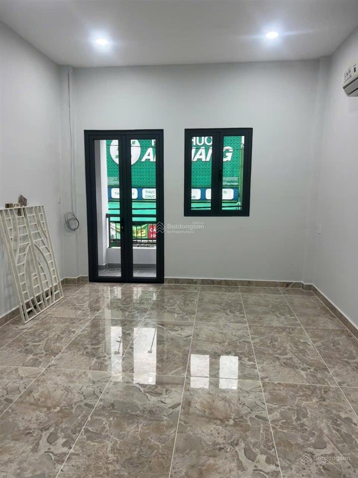 Bán nhà mới 100% . mặt tiền kinh doanh sầm uất, ngay trường đại học công thương, mua ở  vp cty .