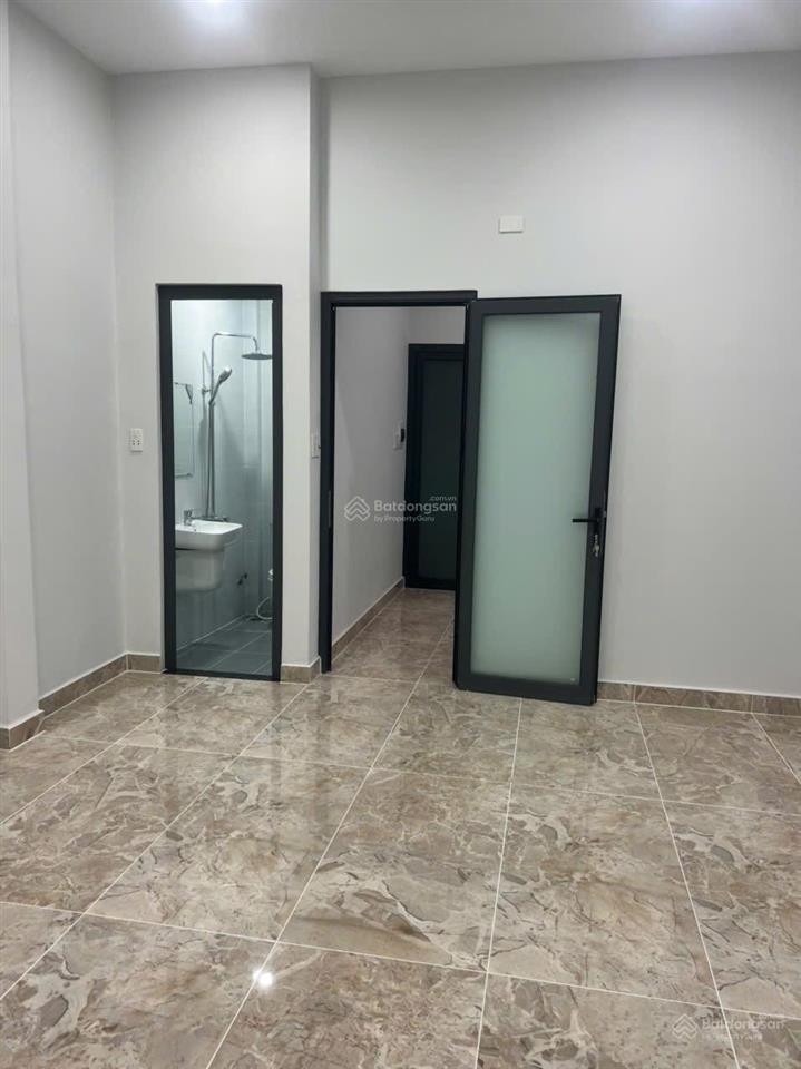 Bán nhà mới 100% . mặt tiền kinh doanh sầm uất, ngay trường đại học công thương, mua ở  vp cty .
