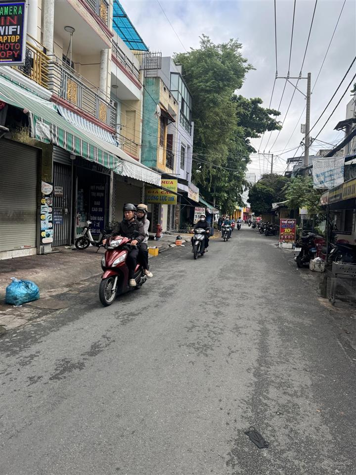 Bán nhà mới 100% . mặt tiền kinh doanh sầm uất, ngay trường đại học công thương, mua ở  vp cty .