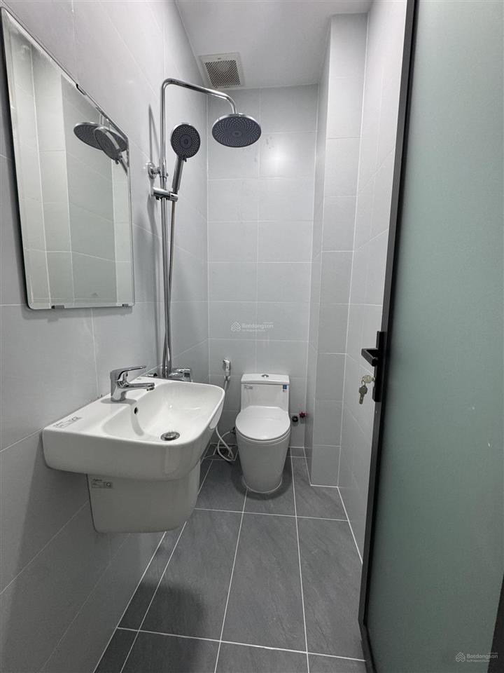 Bán nhà mới 100% . mặt tiền kinh doanh sầm uất, ngay trường đại học công thương, mua ở  vp cty .