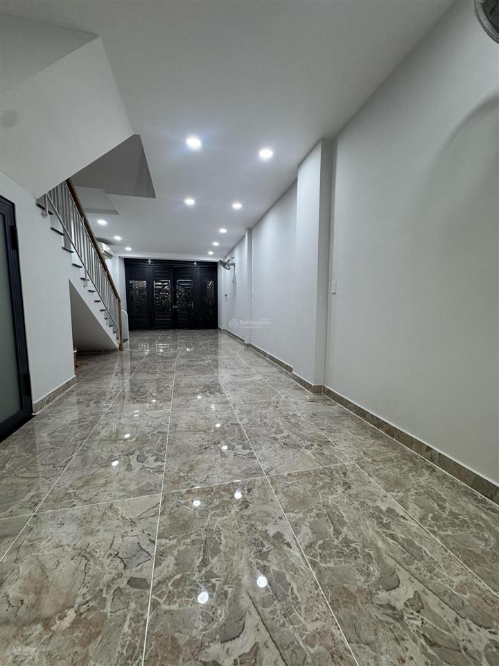 Bán nhà mới 100% . mặt tiền kinh doanh sầm uất, ngay trường đại học công thương, mua ở  vp cty .