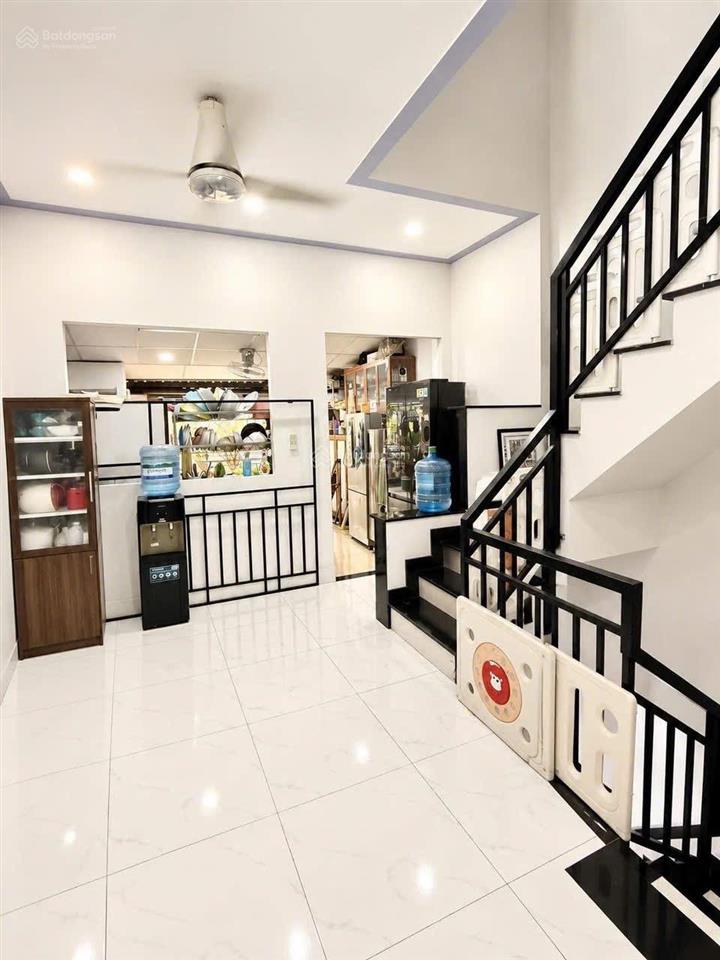 Hơn 60m nhà 3 tầng giá 5,1 tỷ | nguyễn sơn, tân phú. giá tốt khu vực