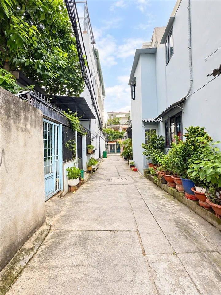 Hơn 60m nhà 3 tầng giá 5,1 tỷ | nguyễn sơn, tân phú. giá tốt khu vực