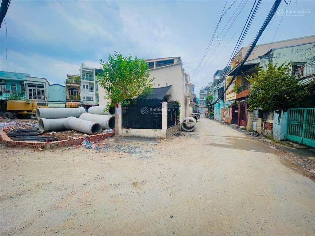 Bán đất mặt tiền đường sát bên bên chợ thủ đức. dt 66m2 giá chỉ 4,8 tỷ không có lô thứ 2 so sánh