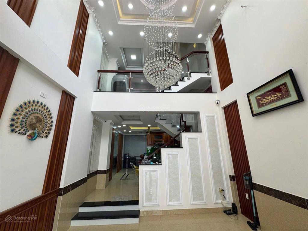 Bán nhà 5 lầu sân đậu xe hơi khu dân cư lộc vừng quốc lộ 13, hbp gần sát bên vạn phúc