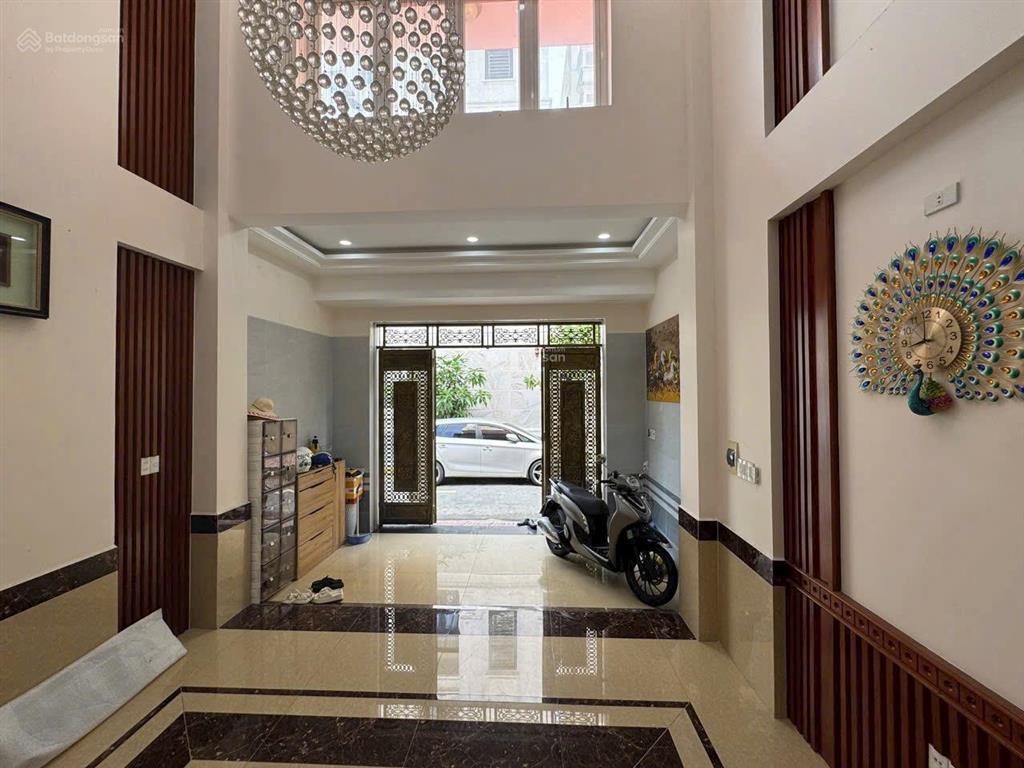 Bán nhà 5 lầu sân đậu xe hơi khu dân cư lộc vừng quốc lộ 13, hbp gần sát bên vạn phúc