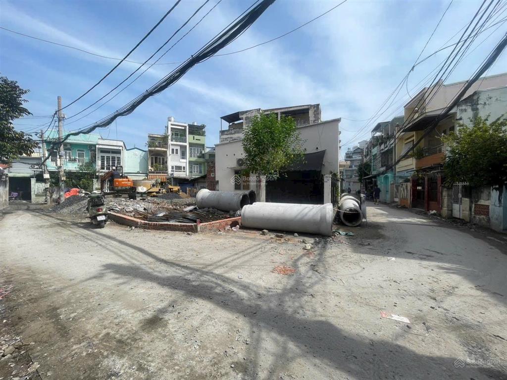 Bán lô góc 2 mặt tiền đường tâm tâm xã ngay chợ thủ đức. đường xe hơi quay đầu giá chỉ 5,4 tỷ