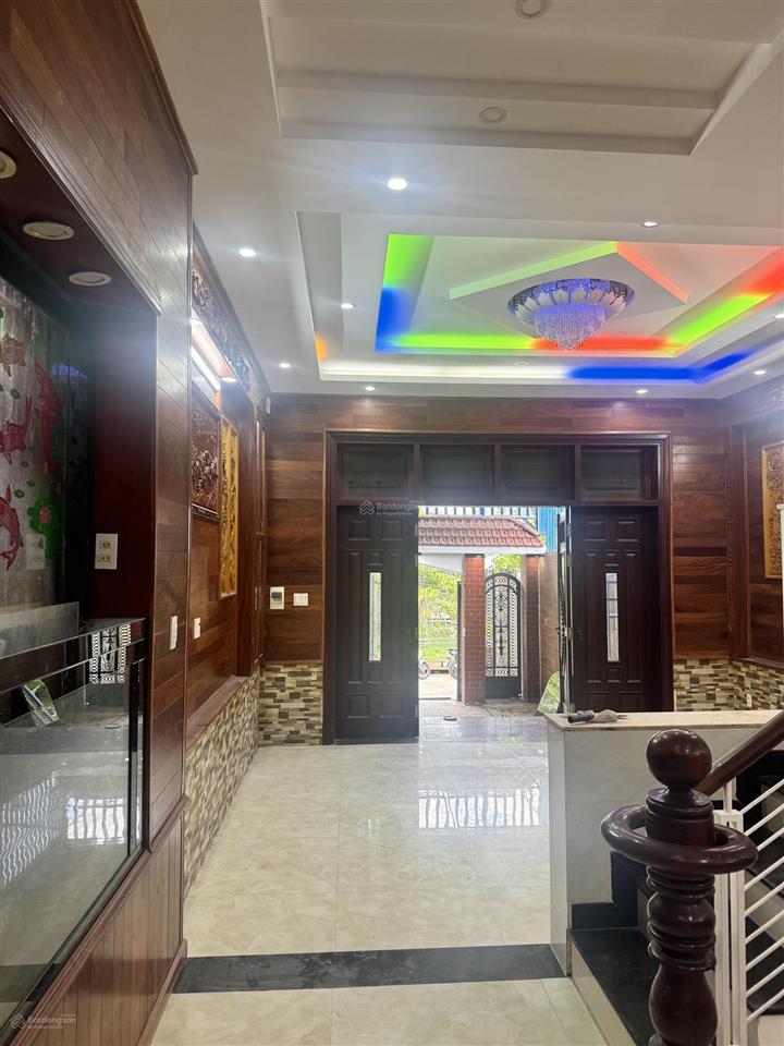 Bán nhà 3 lầu hẻm xe hơi quốc lộ 13, hbp thủ đức, diện tích to 113m². cách kđt vạn phúc 1km