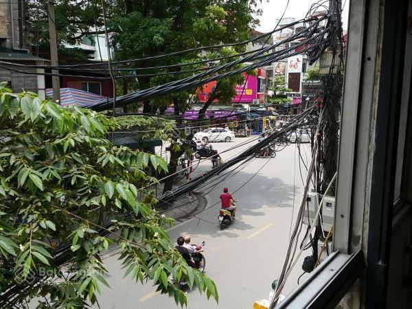 Cho thuê căn hộ tầng 2 tại 22 phố cửa nam, hà nội để ở hoặc làm homestay
