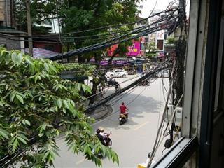 Cho thuê căn hộ tầng 2 tại 22 phố cửa nam, hà nội để ở hoặc làm homestay