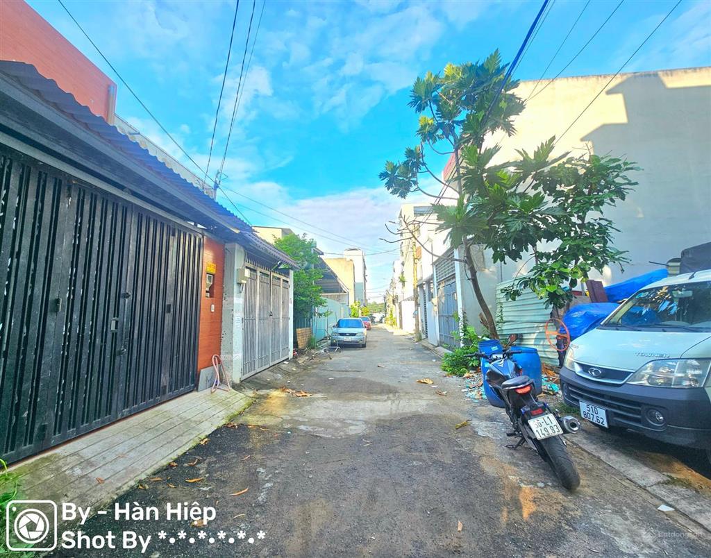 Bán nhà 1 trệt, 2 lầu hẻm 1/ đường hoàng hữu nam q9  diện tích 63.7m2 (4x16m)