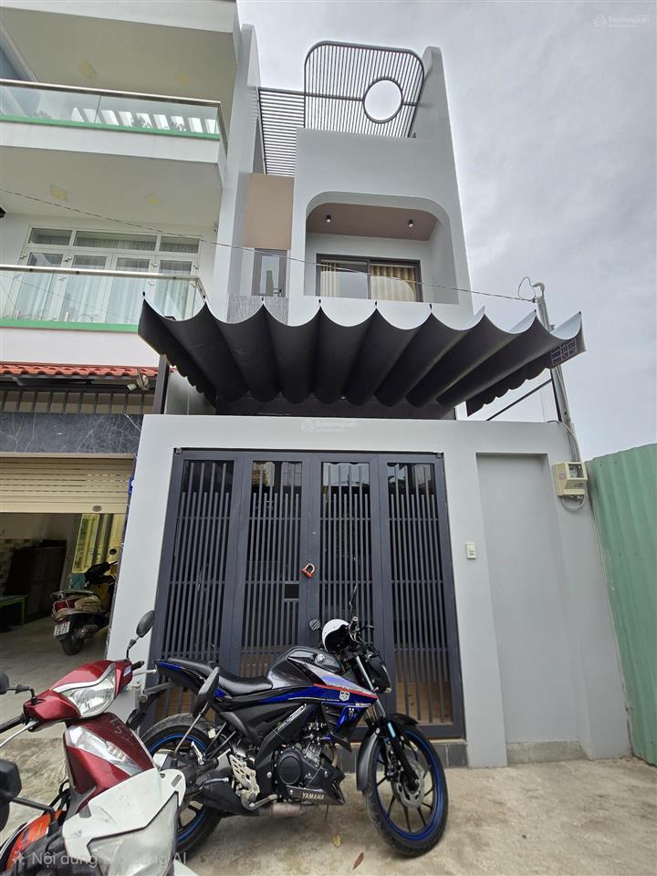 Bán nhà 1 trệt, 2 lầu hẻm 1/ đường hoàng hữu nam q9  diện tích 63.7m2 (4x16m)